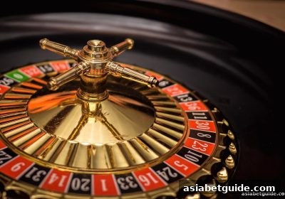 亚洲博彩网站深度解析：让球盘与桌游的博弈智慧与实战策略