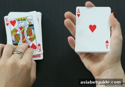 血战麻将玩法全解析：亚洲博彩网站力荐的实战指南与策略秘籍