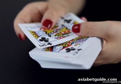 斗地主压制技巧进阶：亚洲博彩网站玩家如何掌握牌权主动权