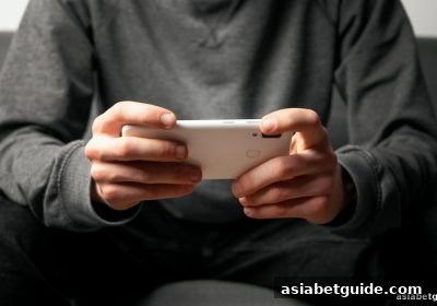 亚洲博彩网站推荐：五龙争霸水果机的演化历程与沉浸体验